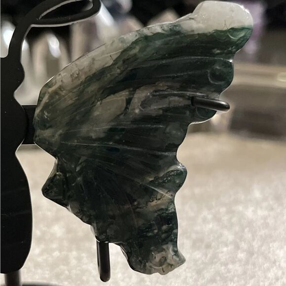 Moss Agate Butterfly Wing 2.2” Set 56g With Stand - Picture 7 of 8